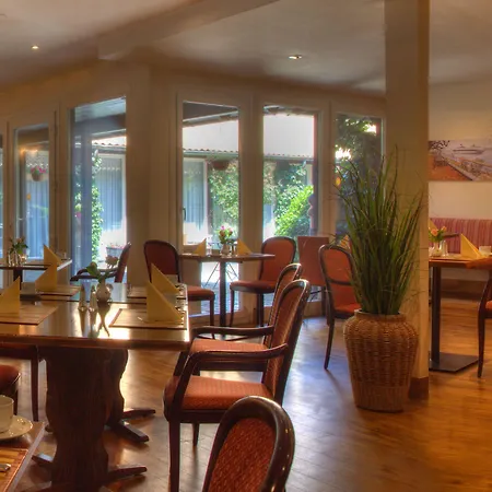 Отель Kreuzer 3*